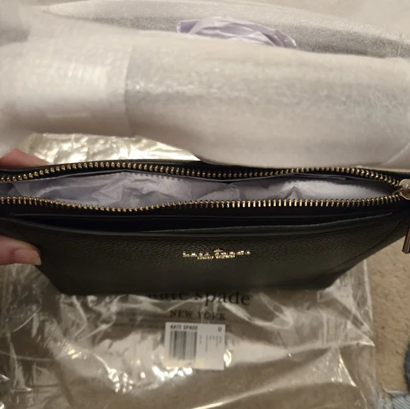 Kate Spade New York Pebbled Leather Black Leila KG464 Medium Crossbody Purse NWT - Picture 3 of 12